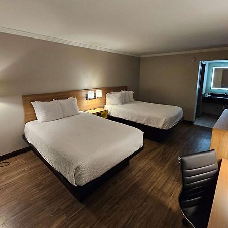 Days Inn By Wyndham Wilmington Brandywine Talleyville Bagian luar foto