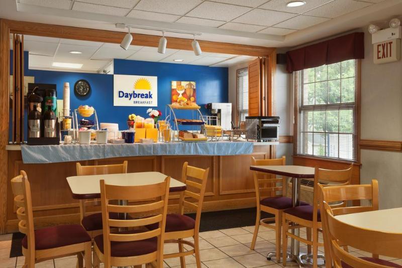 Days Inn By Wyndham Wilmington Brandywine Talleyville Bagian luar foto